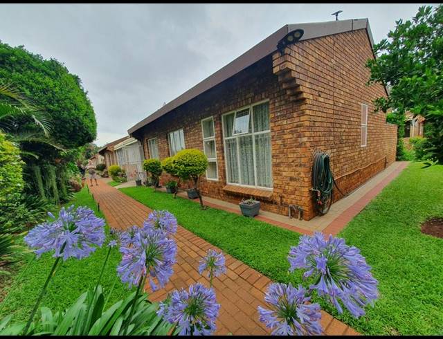 3 BEDROOM TOWNHOUSE FOR SALE IN CLARINA